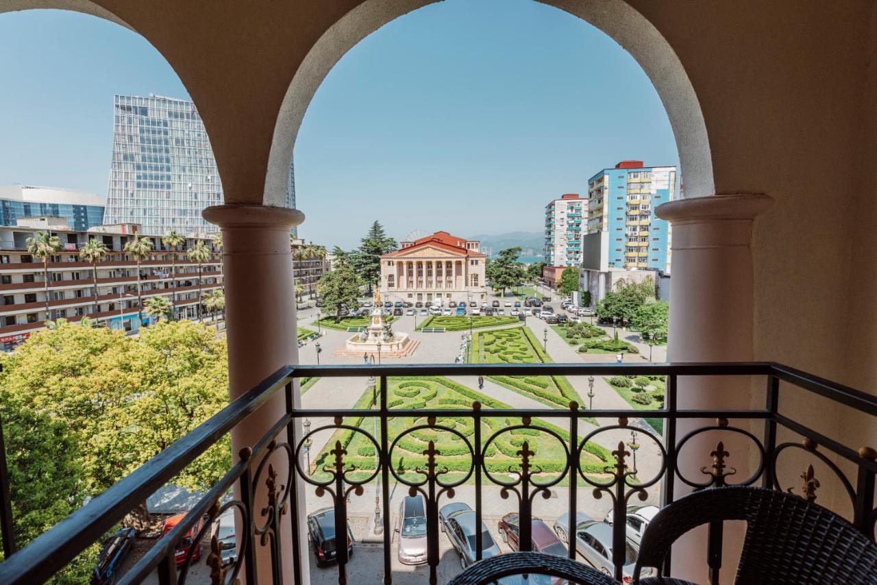 Golden Palace Batumi Hotel & Casino Exterior photo